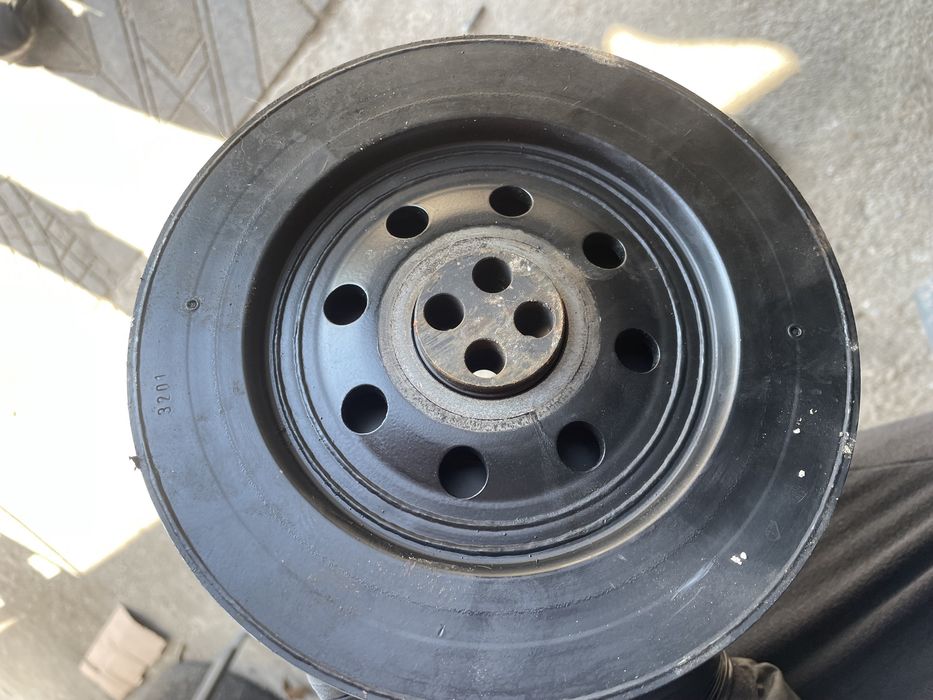 Демпферна шайба 3.0д м57n bmw e60 e90 e70 e53