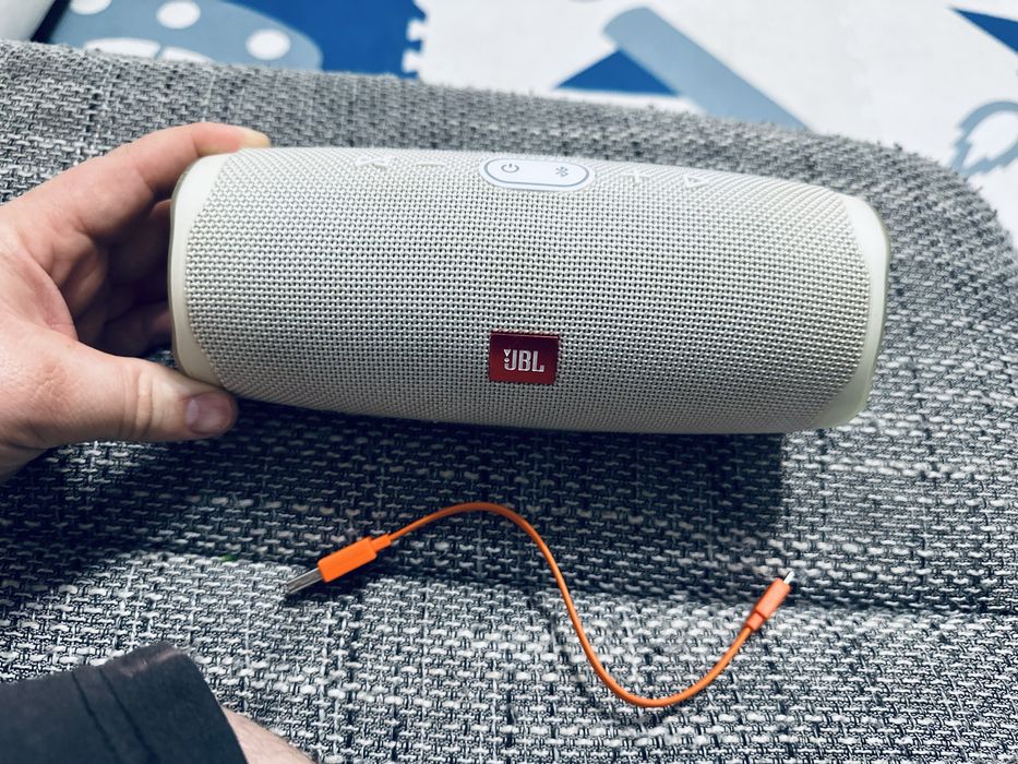 Boxă JBL Charge 4 – Stare foarte bună
