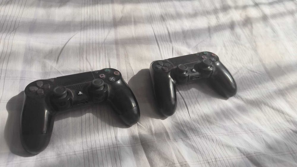 Ps4 Pro + 2 controller + Jocuri
