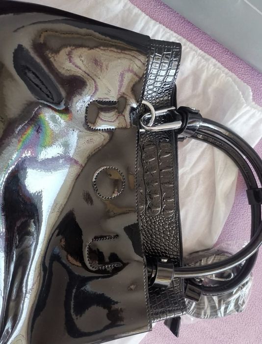 Нова дамска чанта естествена кожа и лак