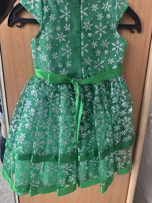 Продам платье елочки с ободком