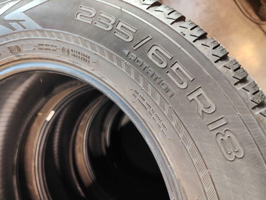 4бр.зимни гуми 235/65/18 Nokian