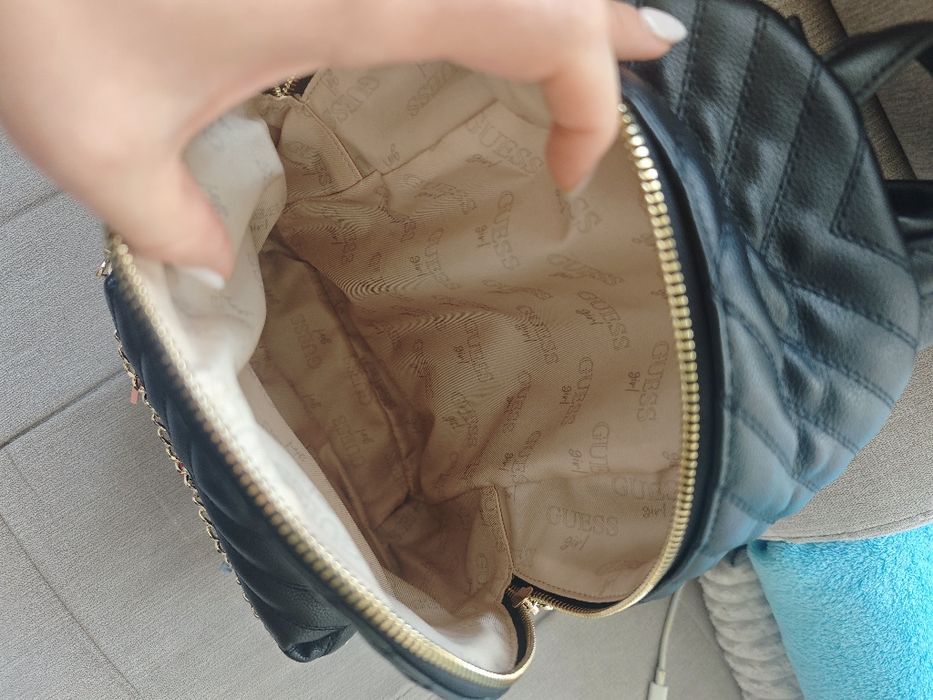 Дамска раница Guess