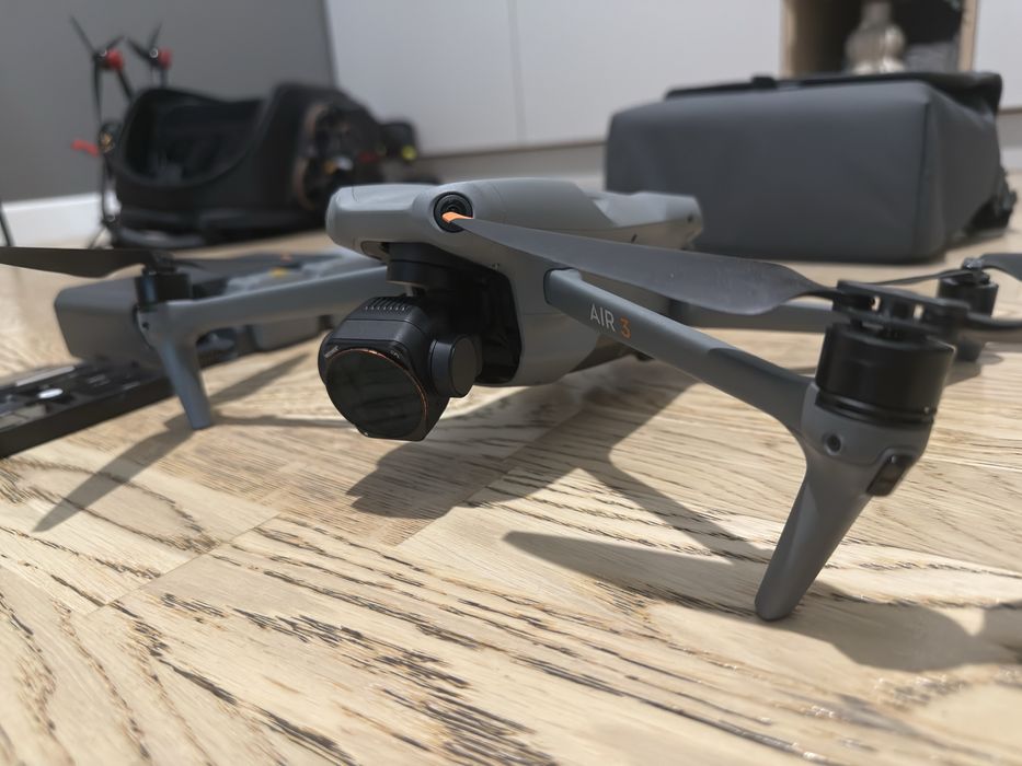 Drona DJI Air3 Fly More Combo + DJI RC-N2