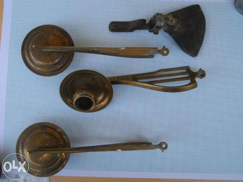 Свещници комплект и лопатка от бронз стари.