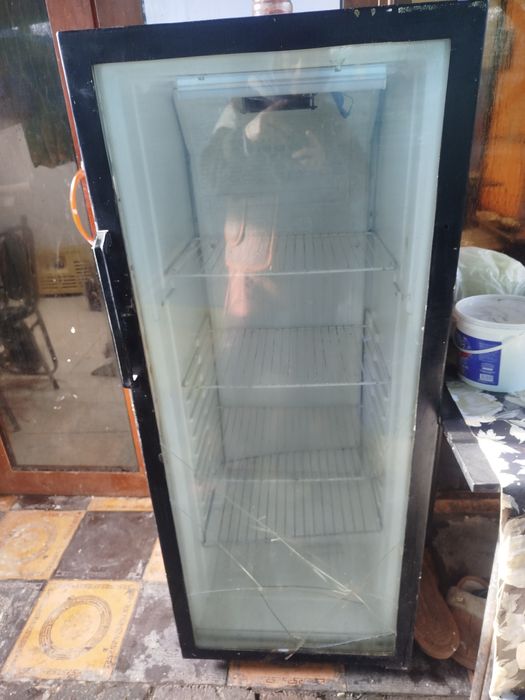 Витринная холодильник