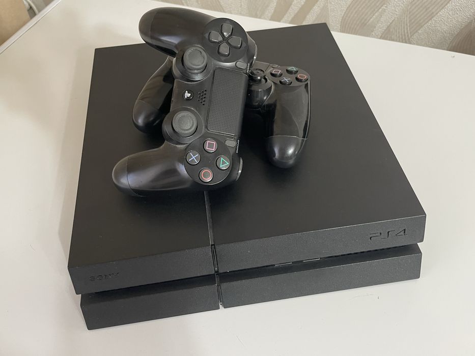 Продам PS4.