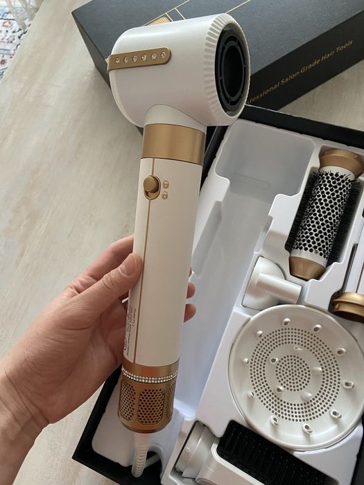 Продам фен стайлерь новый