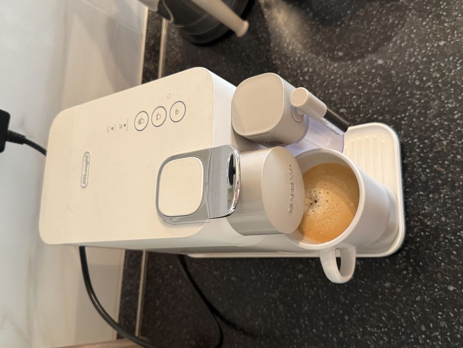 Кофемашина Nespresso Lattissima One Evo