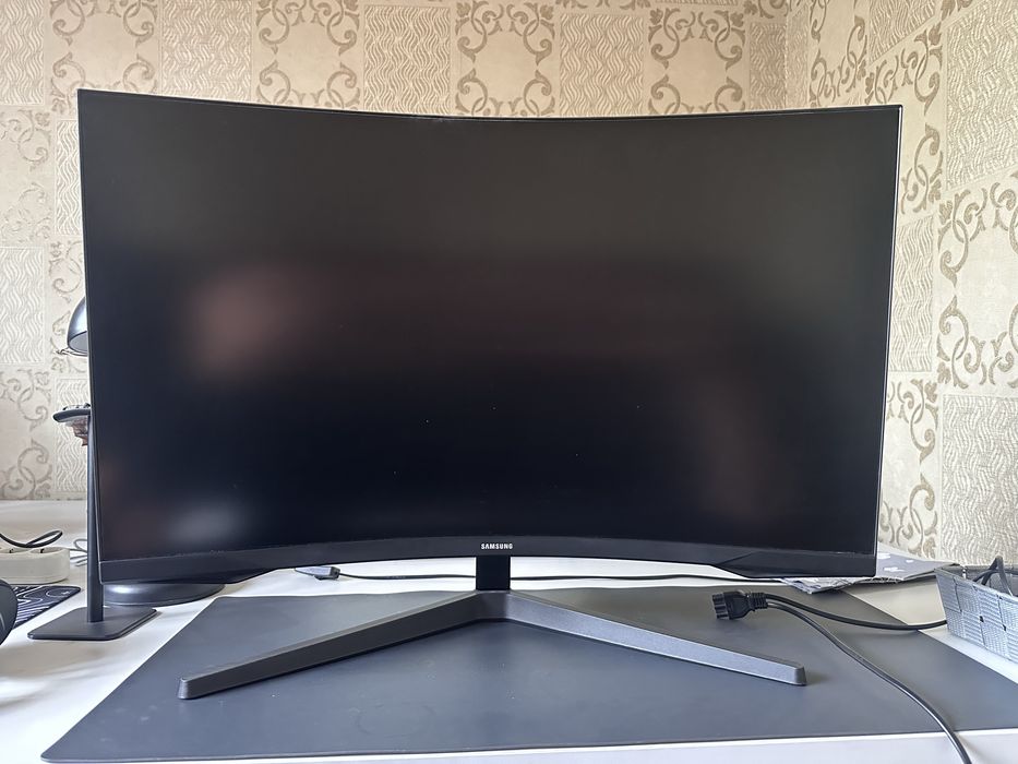 Монитор Samsung 32 дюйма 144гц