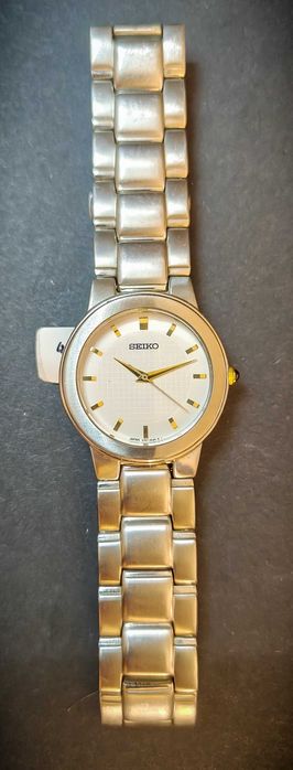 Продавам часовник SEIKO