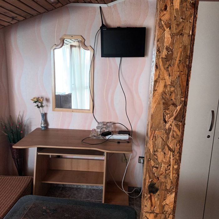 Давам самостоятелна стая за персонал