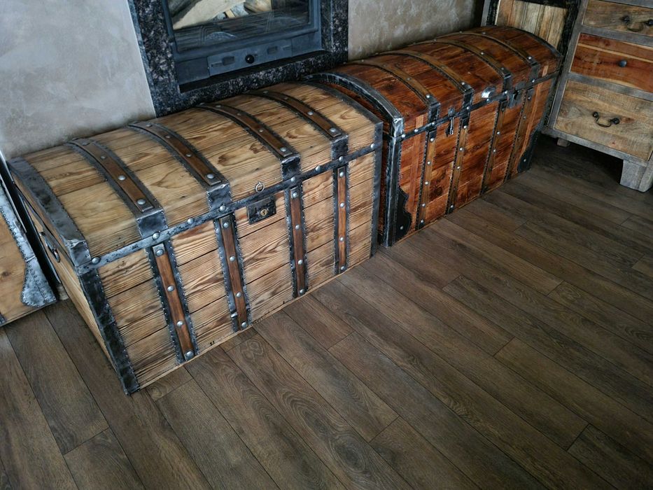 Стар дървен сандък/ракла/скрин