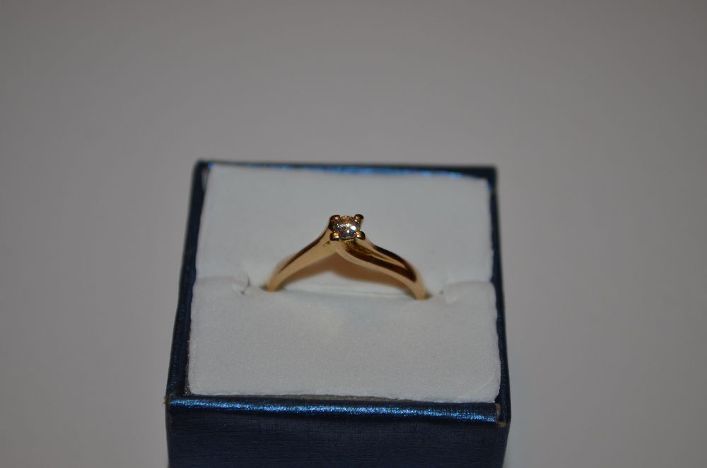 INEL AUR 18K + 1 Diamant = 0.12ct. - De Logodna - 3.3g.-  Solitaire !