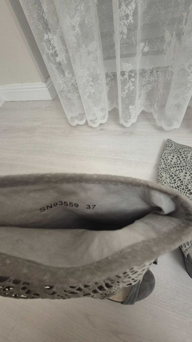 Серые летние сапоги