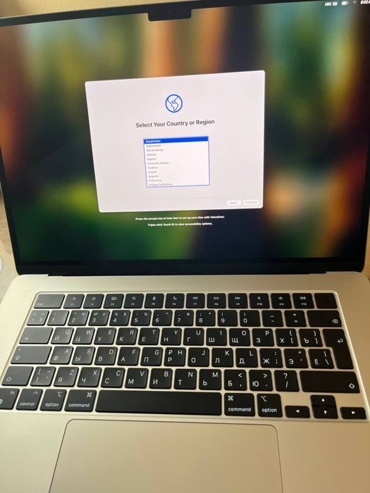 MacBook Air 15. 2024 года.