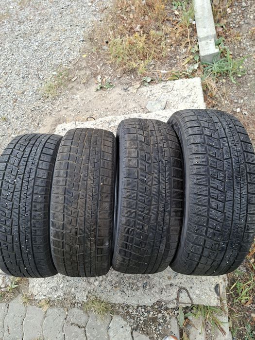 Продам шины. 215/55/17 якохама