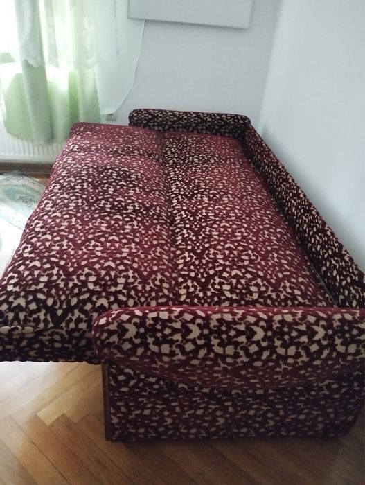 Set canapea extensibila si doua fotolii