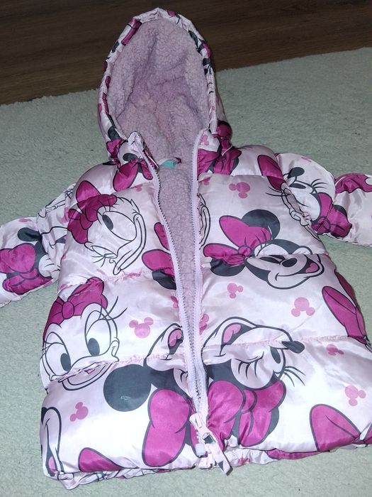 Gecute fetita primavara si iarna.