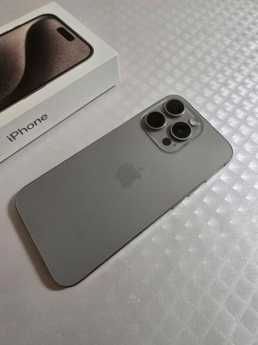 Продам IPhone 15 Pro 256 GB