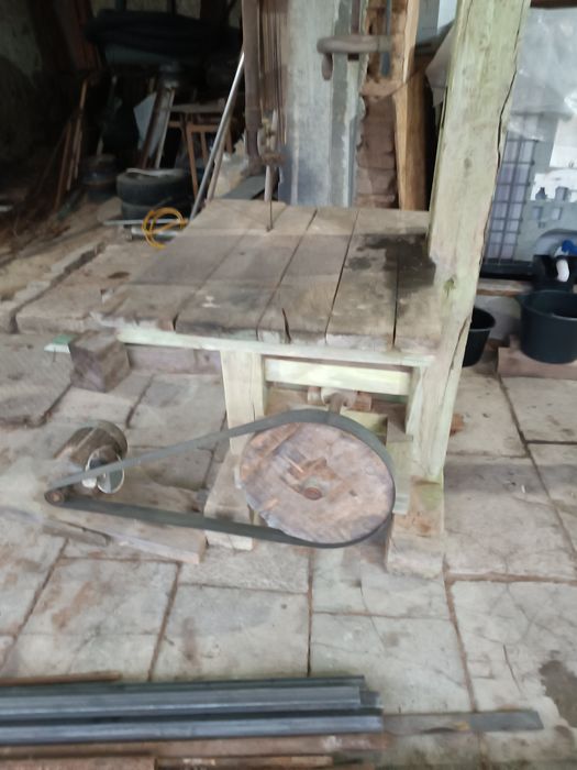 Дървен.   банциг