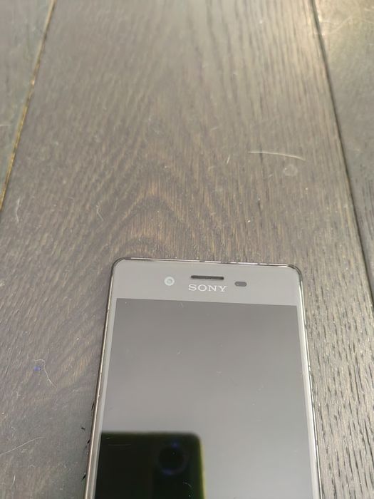 Телефон Sony Xperia