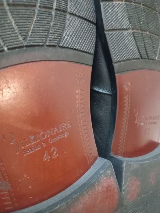 Продам мужские туфли размер 42