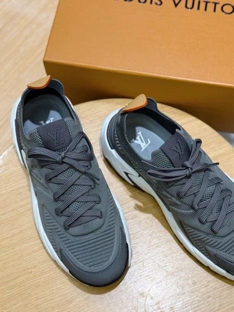 LV Runner Tatic Sneaker Grey