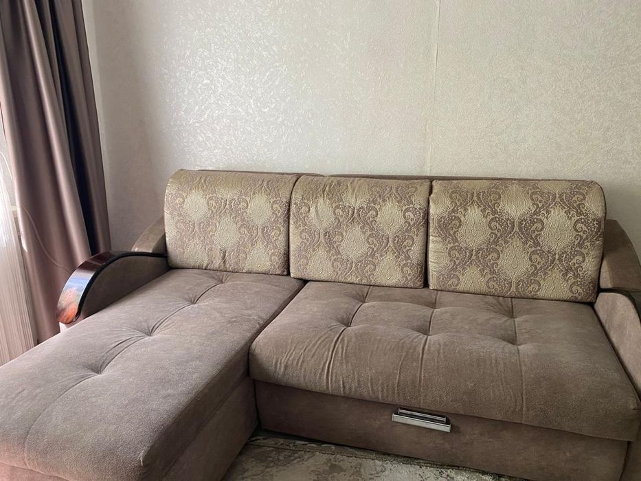 Продам диван в хорошем состоянии