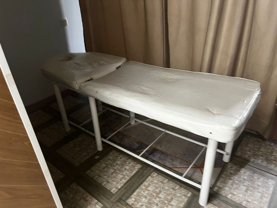 Продам кушетку, массажная,прочная.