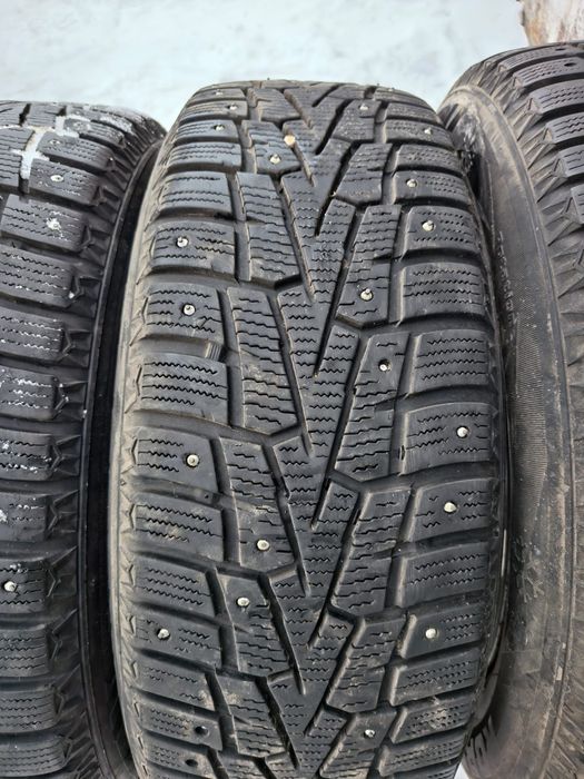 Продам зимние шины 215/60/16