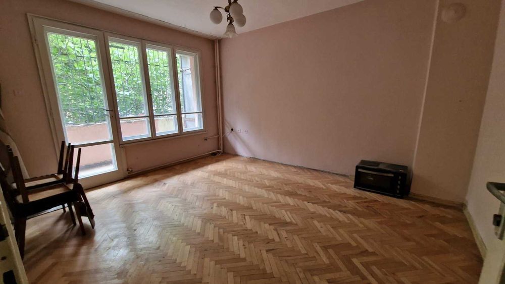 Продава се Двустаен апартамент в Пловдив, Кършияка - 57 кв.м за 2088 €/кв.м - Снимка #1