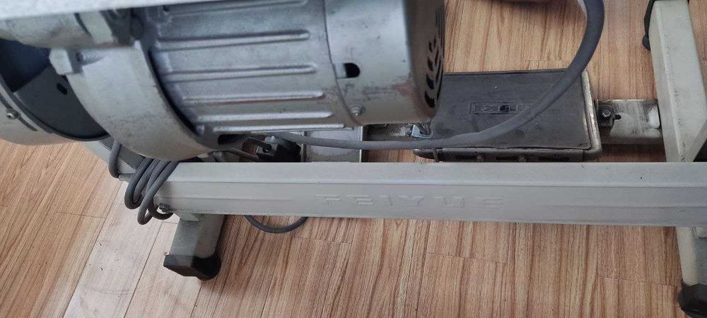 Продаётся прмышленный стол для шитья с двигателем