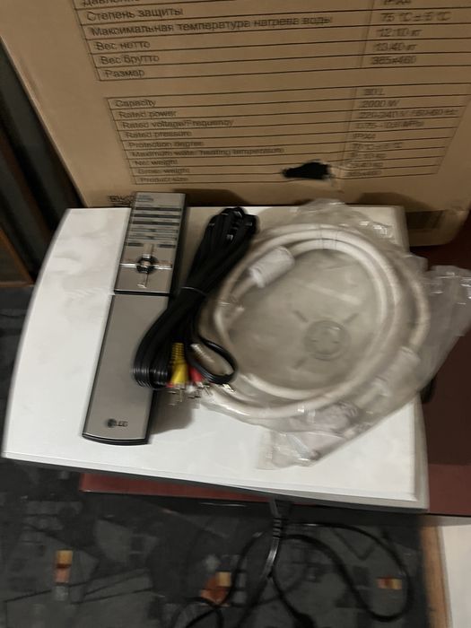 Продам Кинопроектор LG