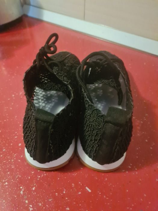 Adidași  mar 39 la 80lei noi