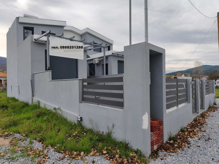 Продава нова къща 58м2 с басейн и двор 120 м2 в Паралия Врасна, Гърция