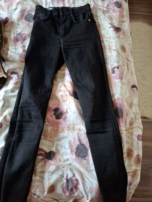 Pantaloni, încălțăminte și poșete