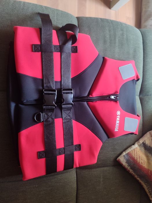 Спасательные желеты неопрен.