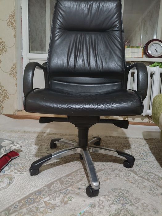 Продам кресло офисная