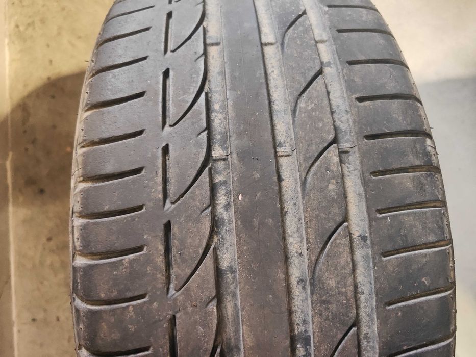 2бр.летни гуми 235/40/19 Bridgestone