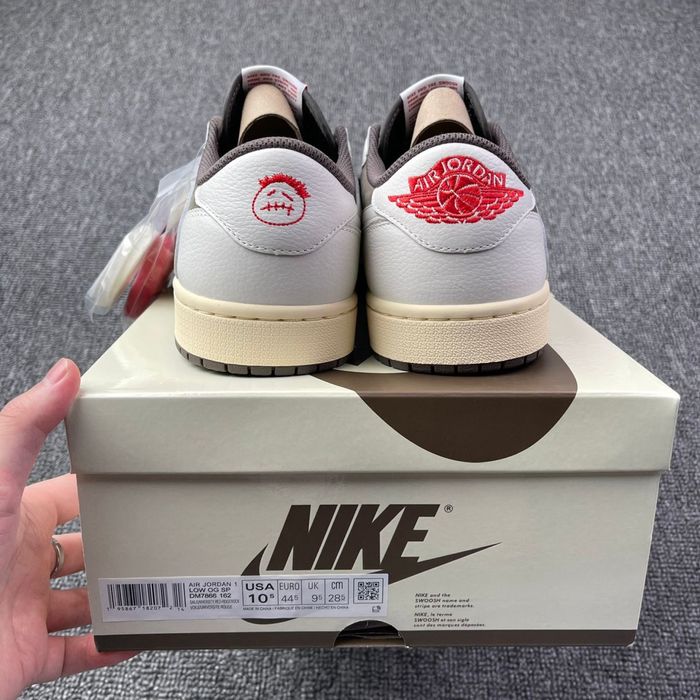 Jordan 1 Low Travis Scott