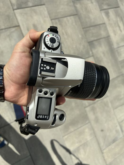 Aparat de fotografiat canon 300 EOS pe film