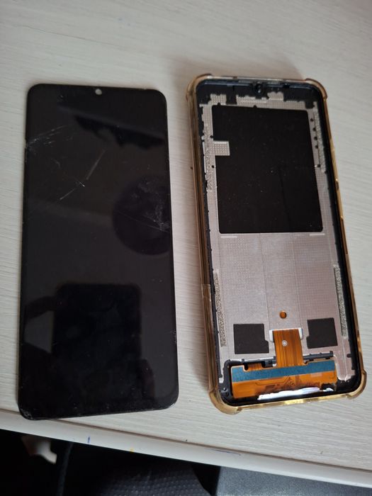 Продам смартфон на запчасти  Redmi 12C