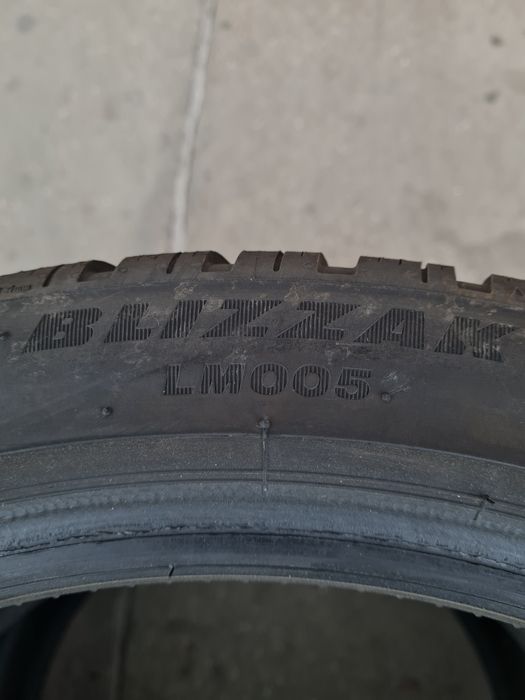 Зимни гуми 2 броя BRIDGESTONE Blizzak LM005 275 35 R19 дот 2623