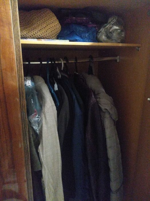 Продам шкаф лакированный