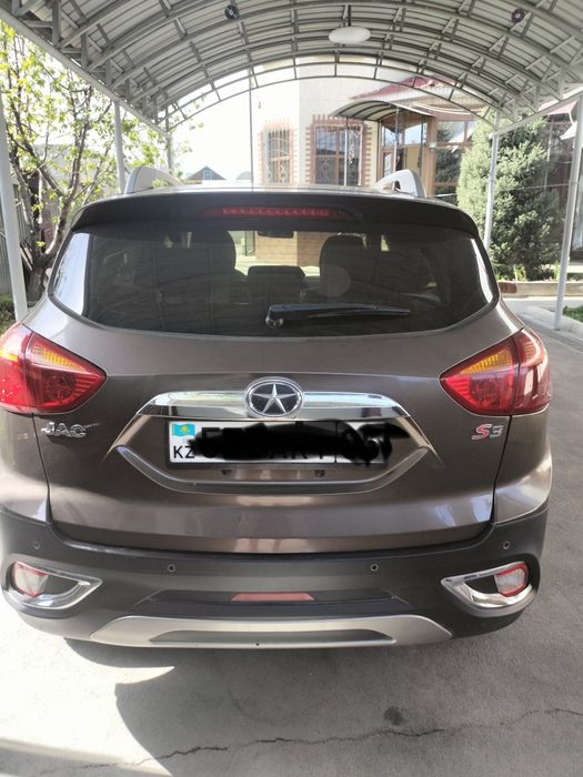 Срочно продам машину JAK S3