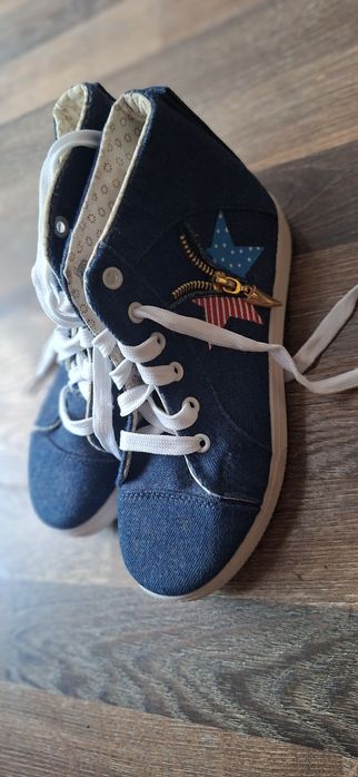Vand pantofi sport marime 35