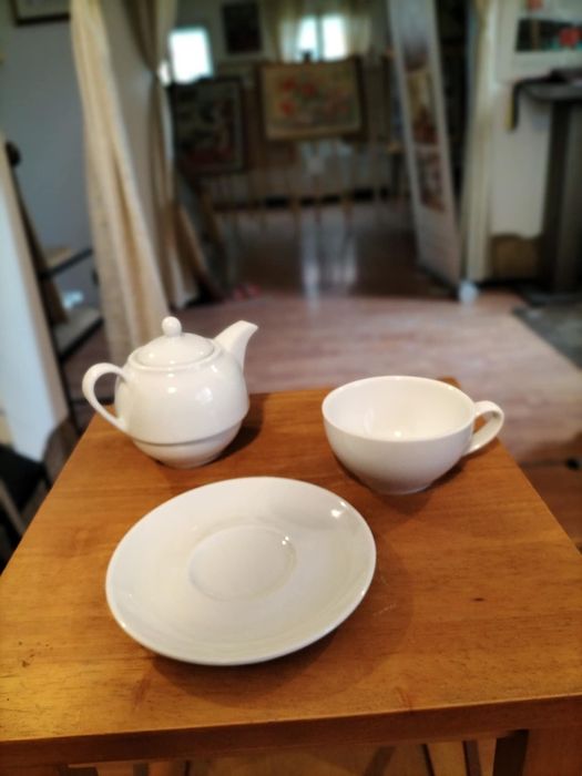 Ceainic cu Ceasca si Farfurie Portelan