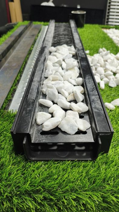 Брусчатка ва газон орасига бардюр орнига дренаж латок+копког