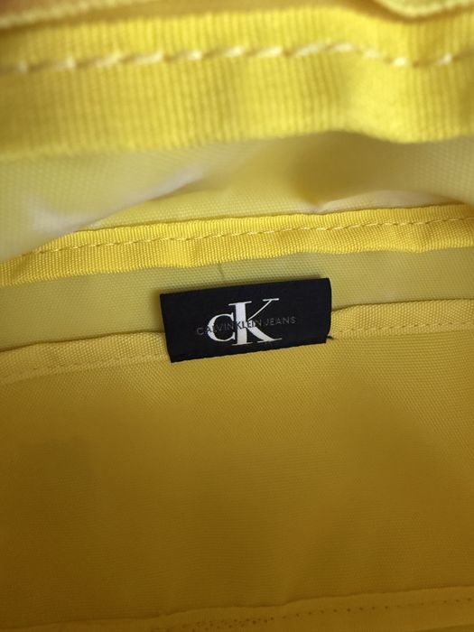 Бананка Calvin Klein